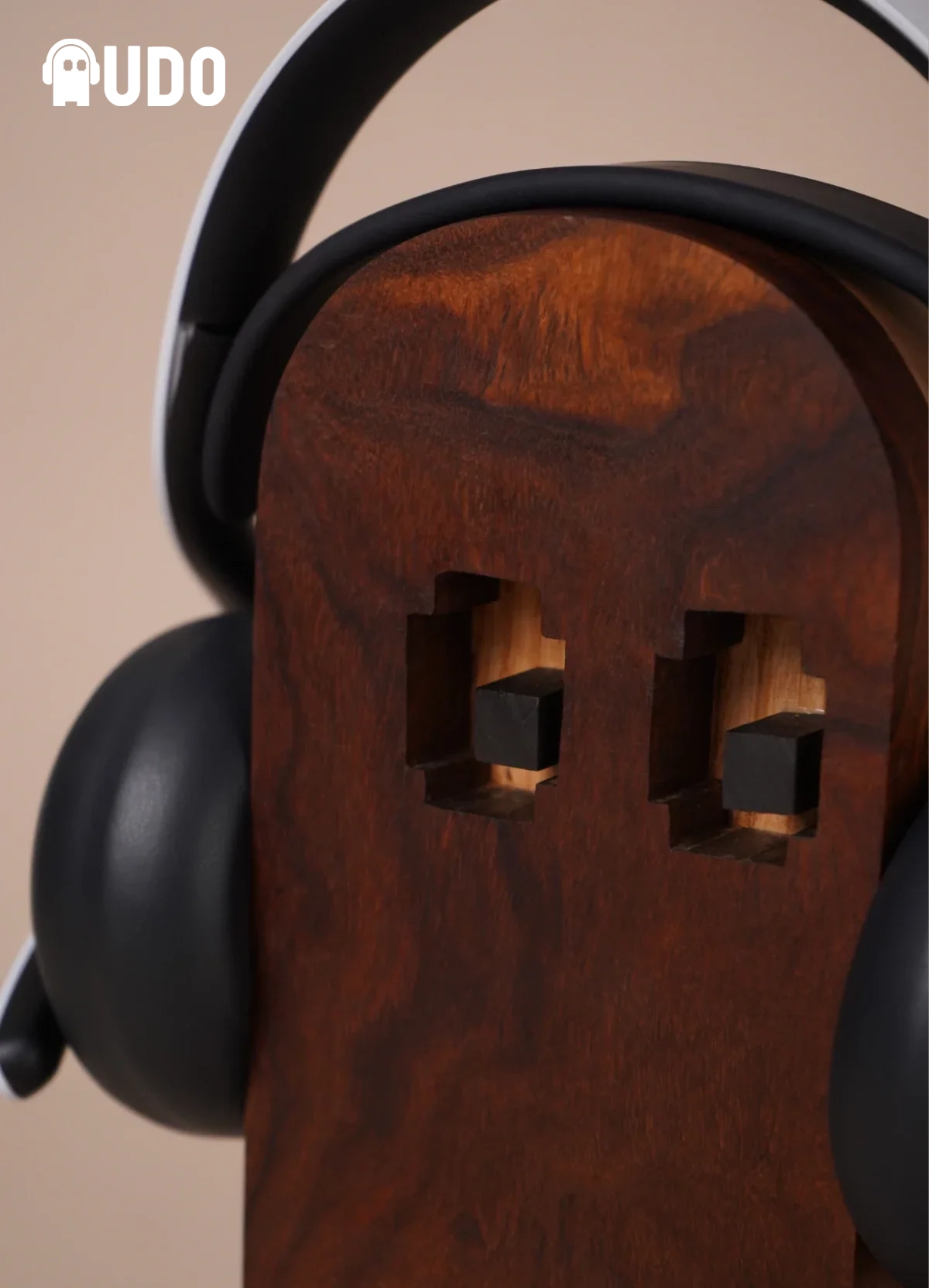 AUDO - Retro-Inspired Headphone Stand