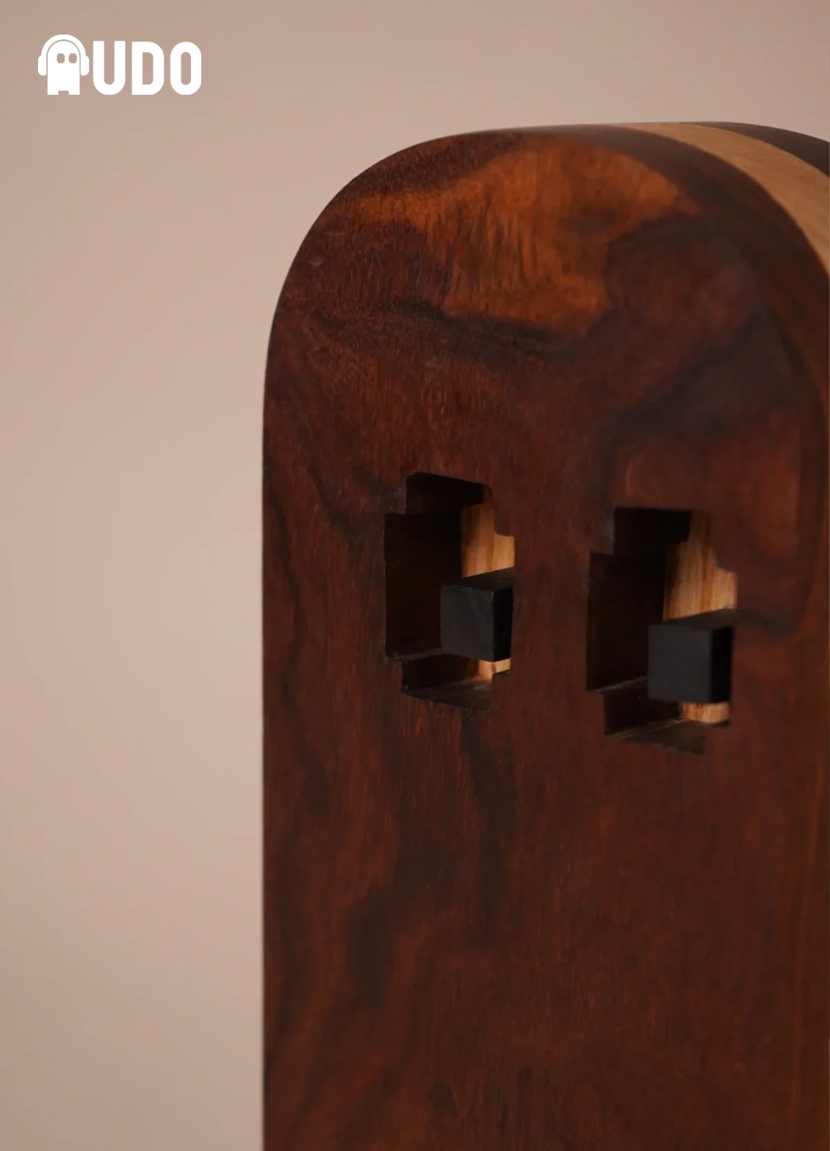 AUDO - Retro-Inspired Headphone Stand