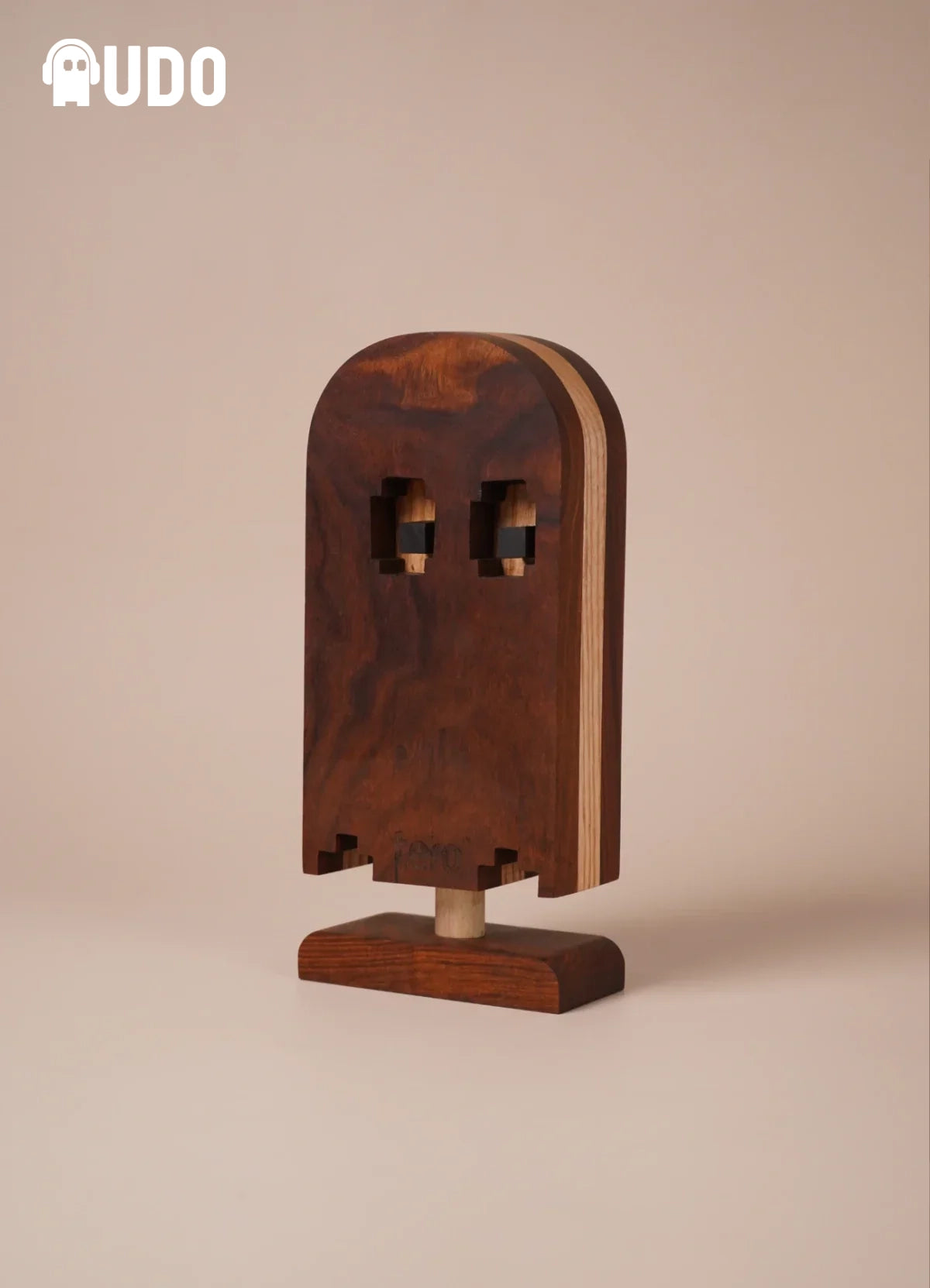 AUDO - Retro-Inspired Headphone Stand