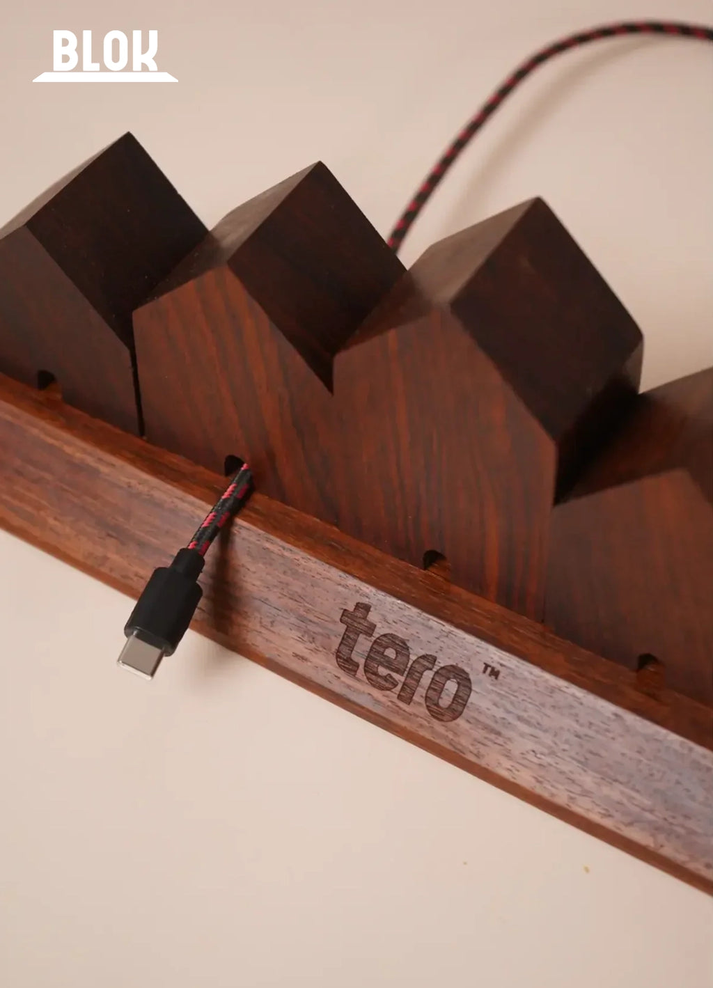 BLOK - Magnetic Cable Organizer