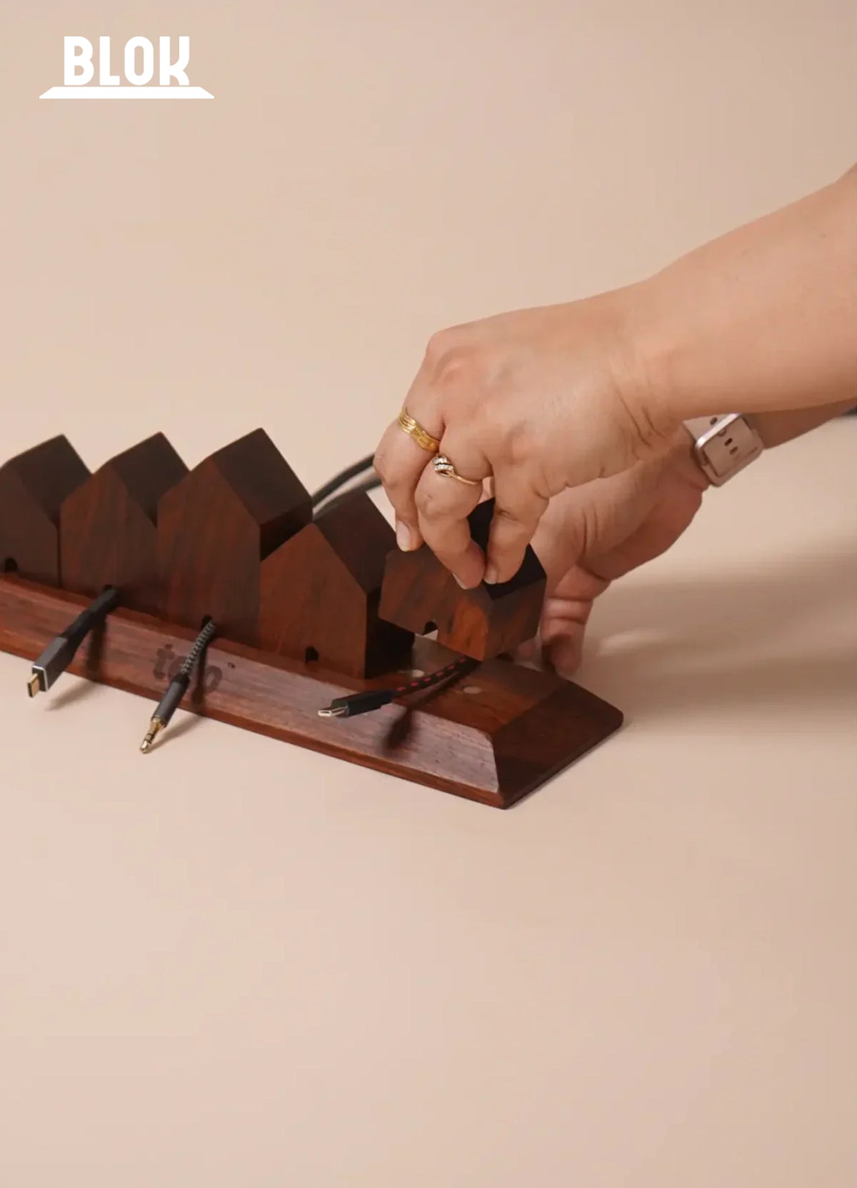 BLOK - Magnetic Cable Organizer