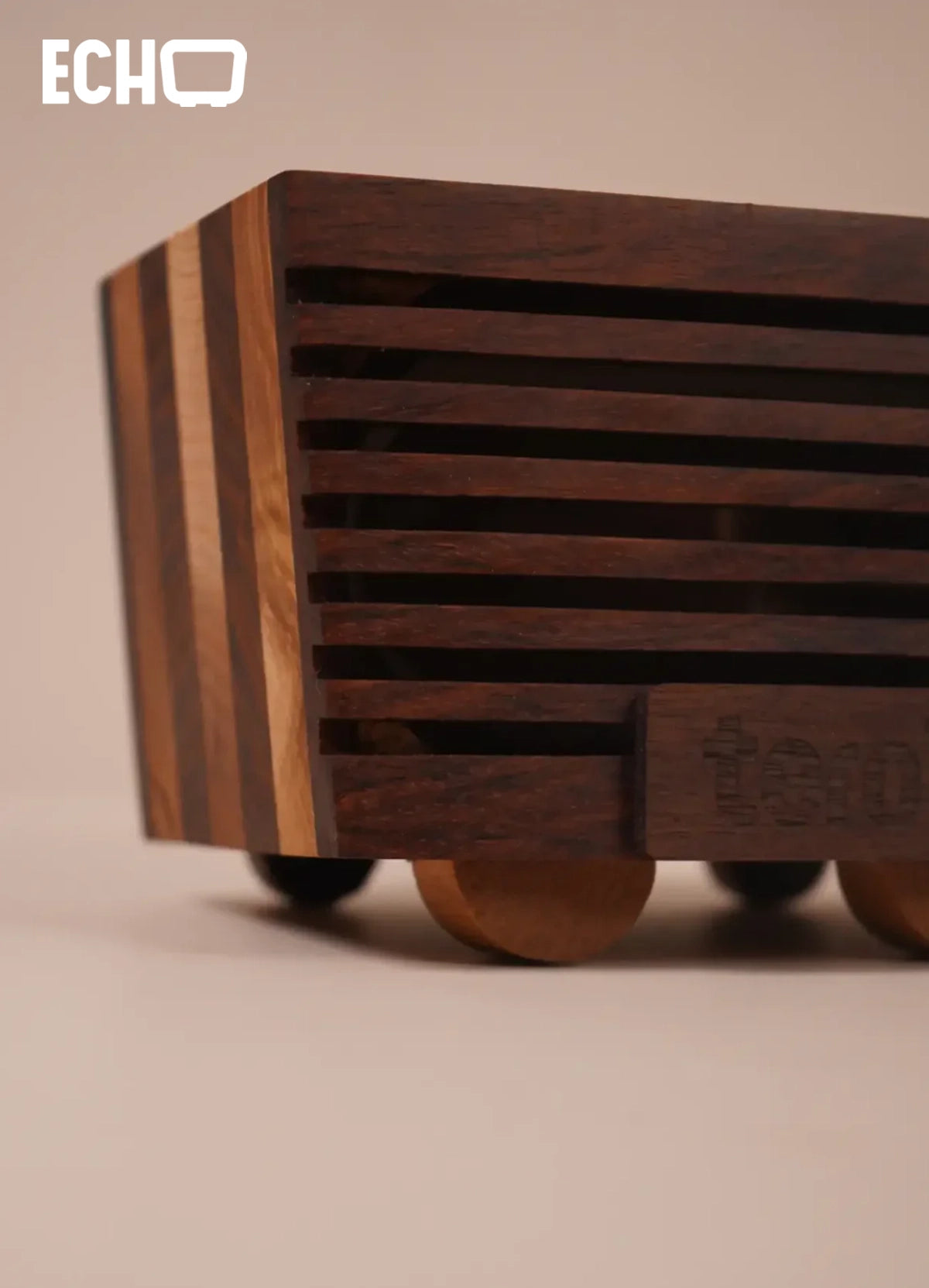 ECHO - Acoustic Amplifier & Phone Dock