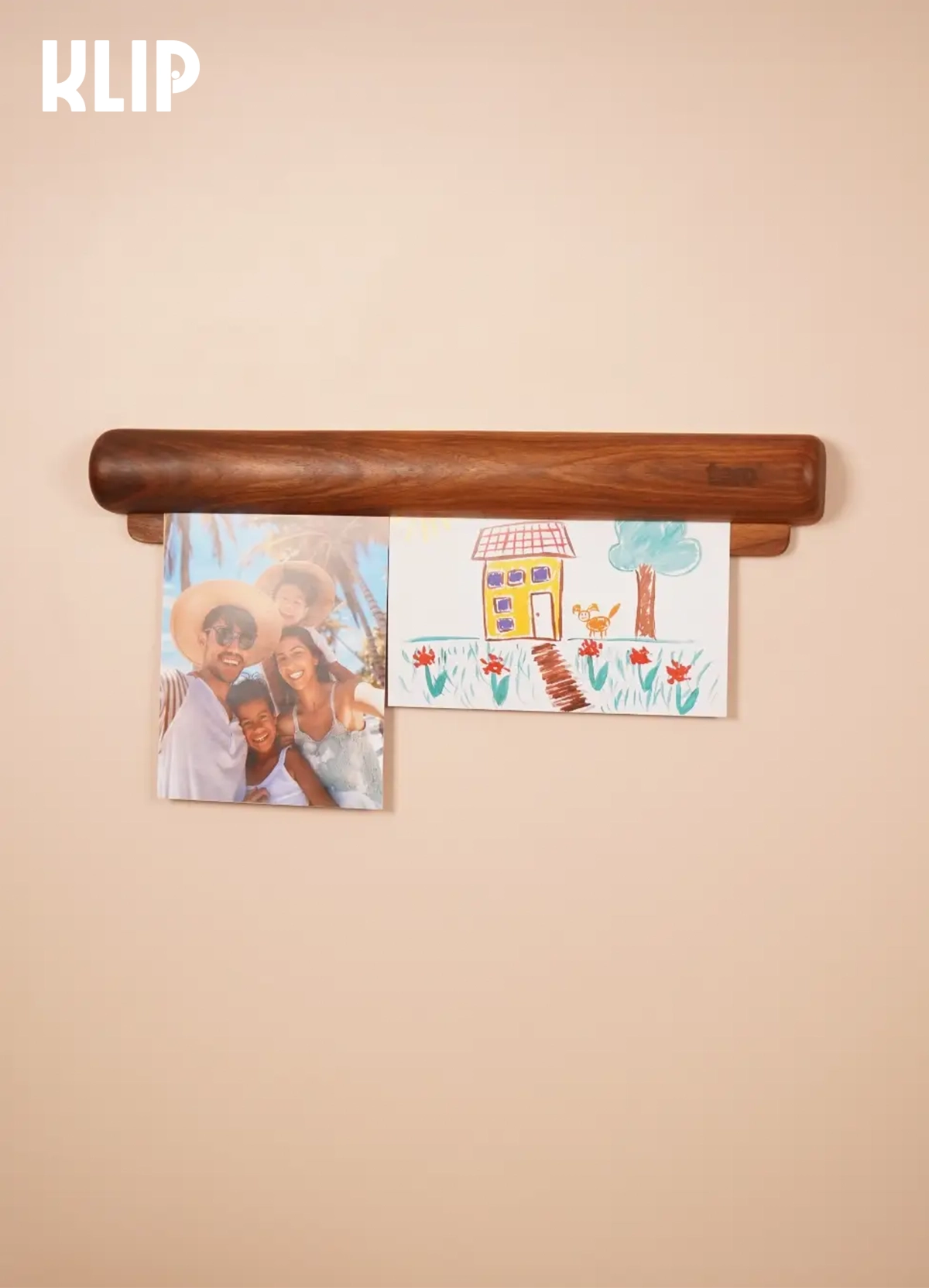 KLIP - Wall mounted paper display frame