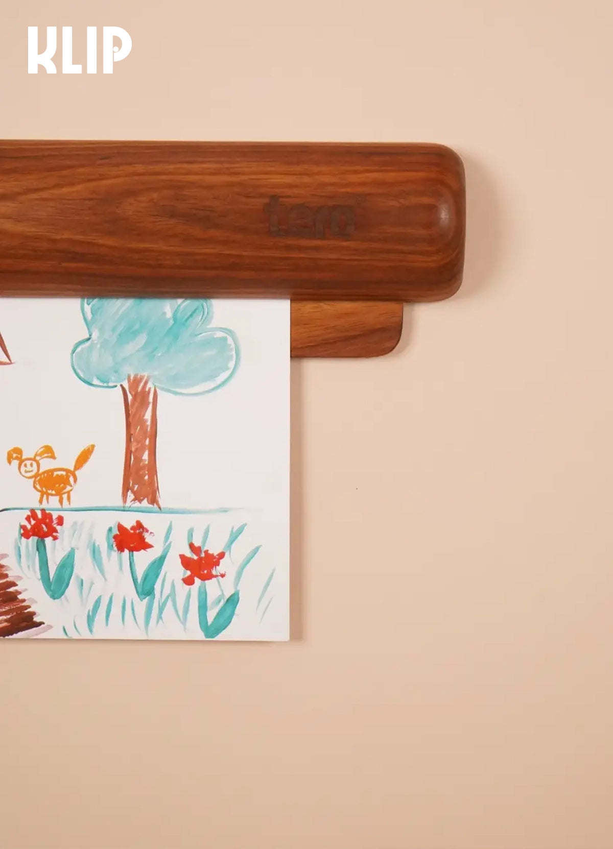 KLIP - Wall mounted paper display frame