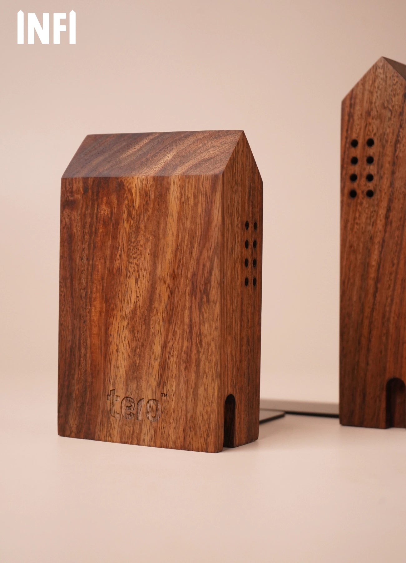 INFI – Solidwood Bookends