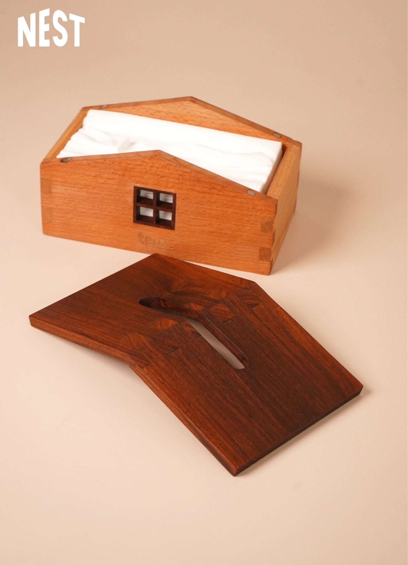 NEST – Wooden Tissue Hut