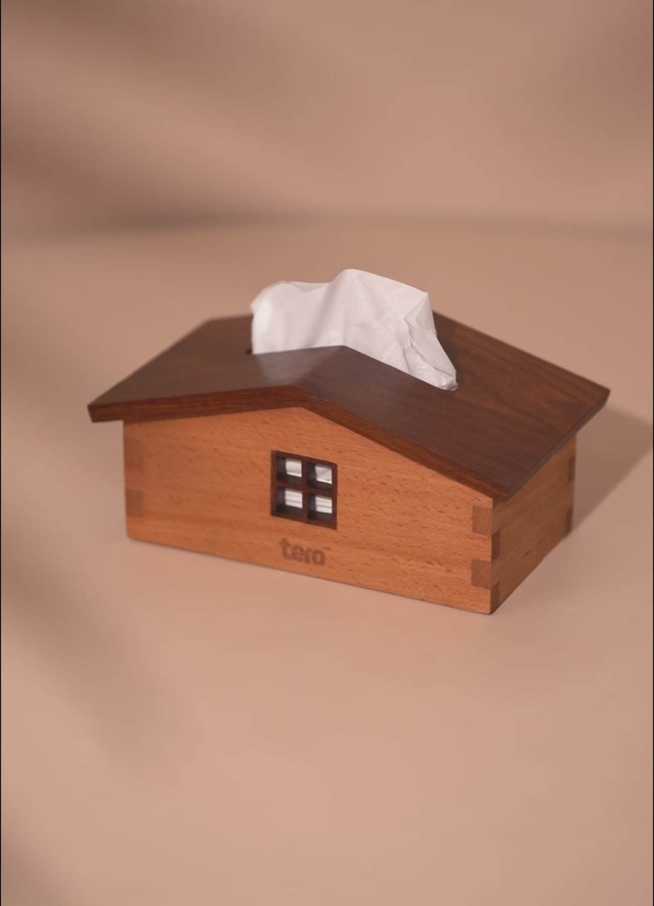 NEST – Wooden Tissue Hut