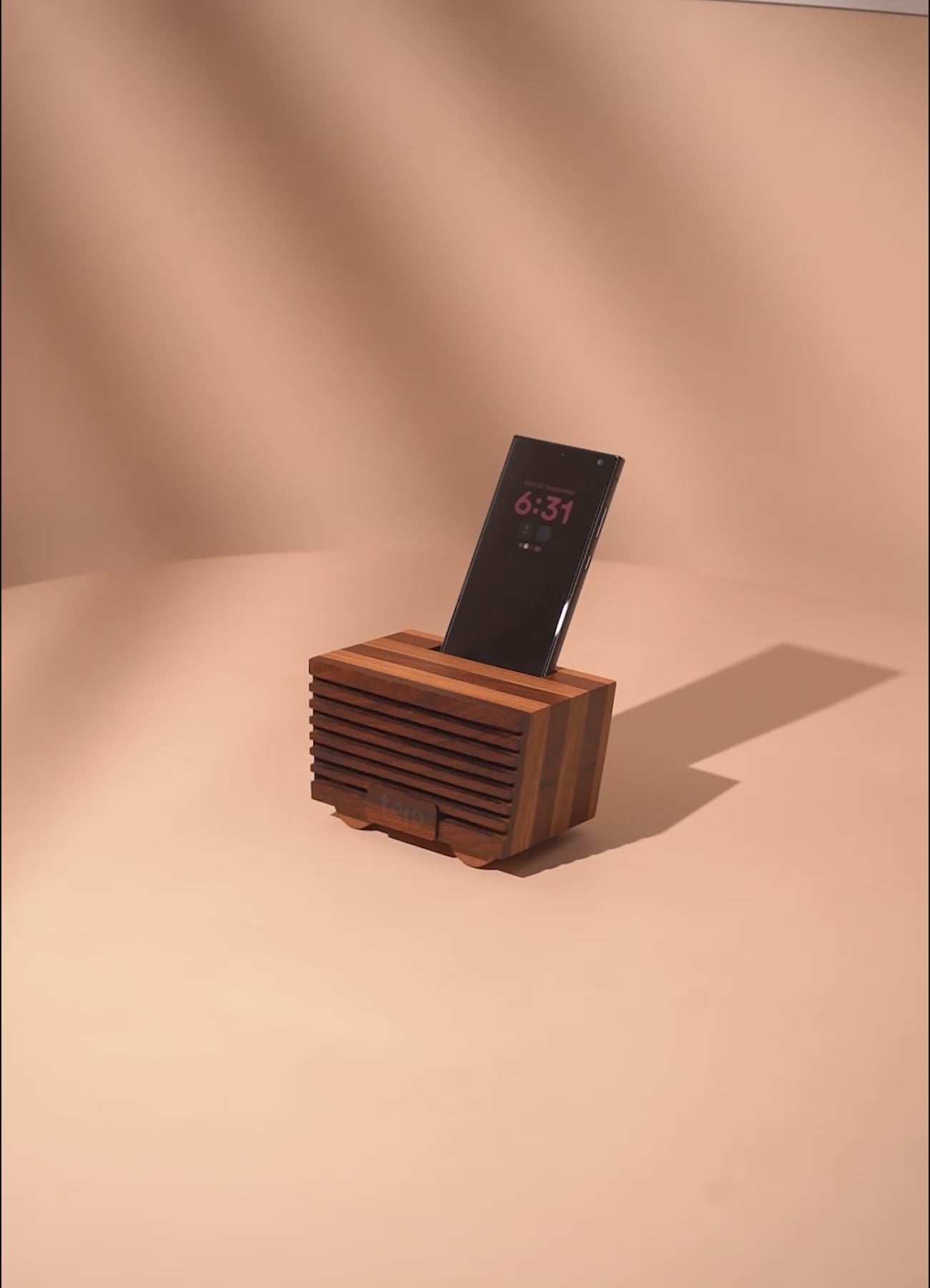 ECHO - Acoustic Amplifier & Phone Dock